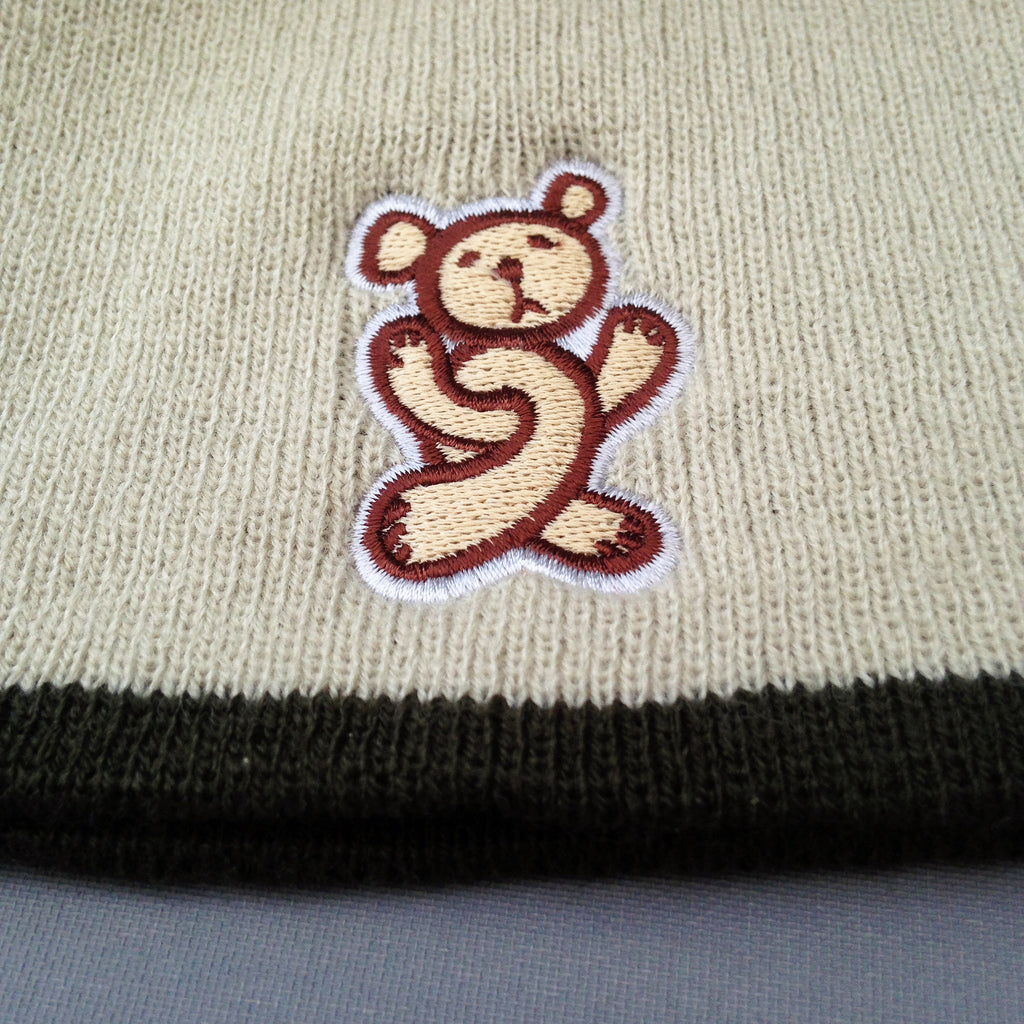 Insane Twisted Teddy beanie, contrast sand/green